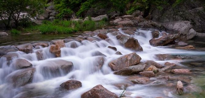 雨水充沛 崂山九水十八潭流水潺潺美景重现