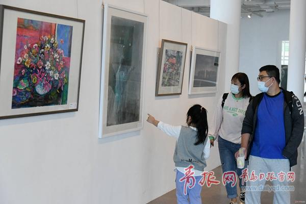 艺术家直播带展 青岛市雕塑馆恢复开馆现活力时尚