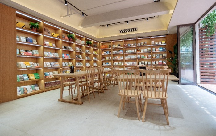 后疫情时代，实体书店如何转型破局？