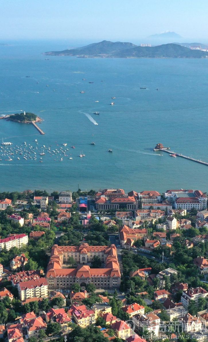 夏日黄昏 晚霞中的青岛前海沿儿 景色静谧美好