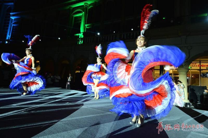 夜色西海岸上演光影盛宴 可免费参观游玩