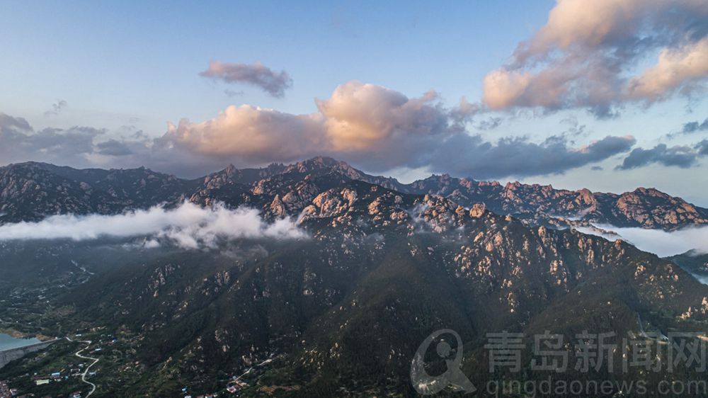 航拍青岛：山海之间 感受夏日清凉