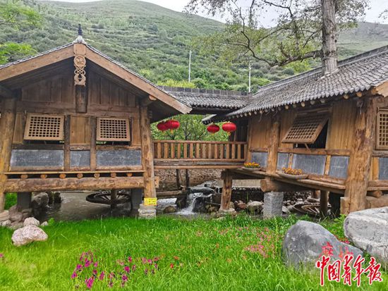 守着好风景，吃上“旅游饭”：甘南农民快步奔小康