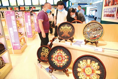 黄金周旅游需求集中释放 全国迎接今年首个旅游高峰