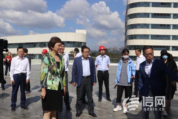 清华大学党委书记来青调研：把研究院建成艺术学子“打卡点”
