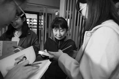第五届“北京十月文学月”启动 徐则臣与万方聊文学之都