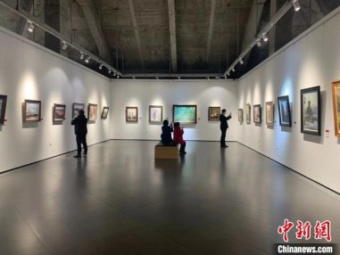 “2020共绘炫彩·中俄油画交流展”启幕 促两国文化交流纵深发展