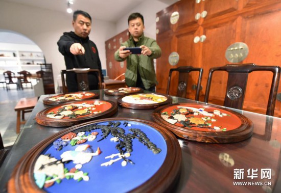 传统手工艺“雕刻”致富路