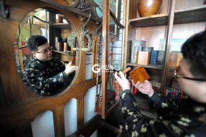 青岛这位民间收藏家 让老物件讲述光阴的故事