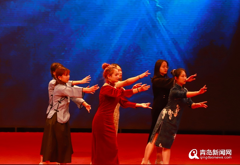 这种考试太会玩！青岛这位老师用戏剧表演＂考核＂文学课