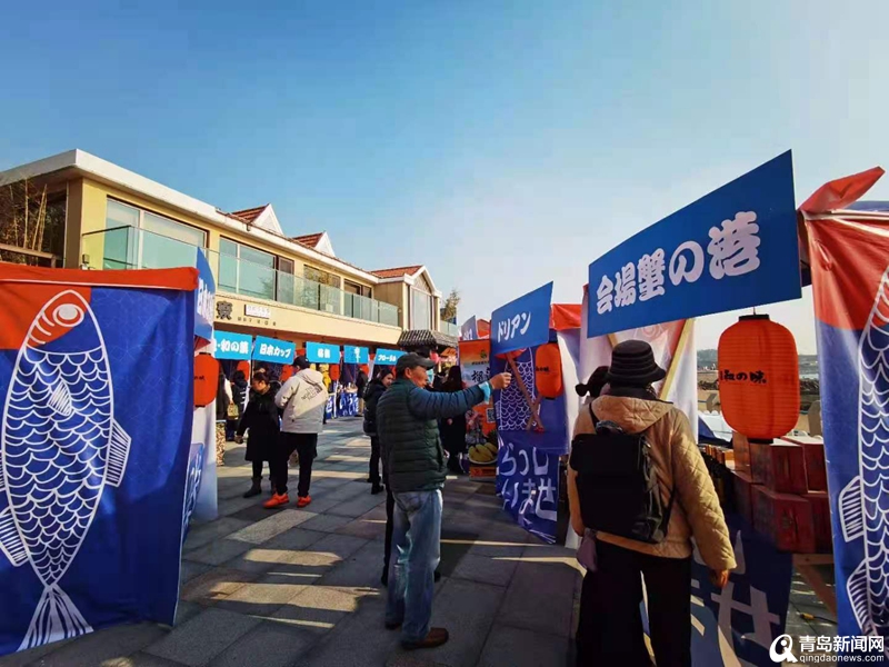 打卡太平角海边的月亮市集 收藏青岛专属“小确幸”