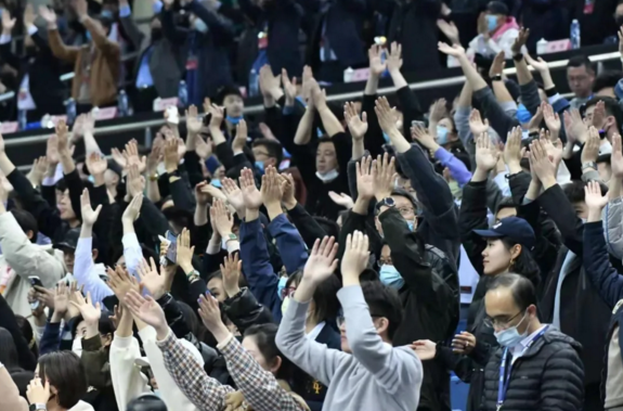 1.2万名观众现场见证 中国体育在青岛再次开启新的可能！
