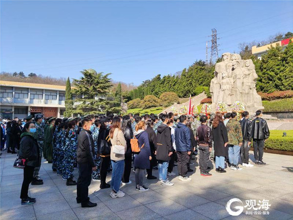 “让红色基因代代相传”！清明节当天3000余人现场祭扫