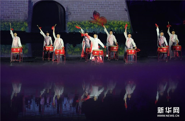 大型水上实景演出《曹州吟》在山东菏泽首秀