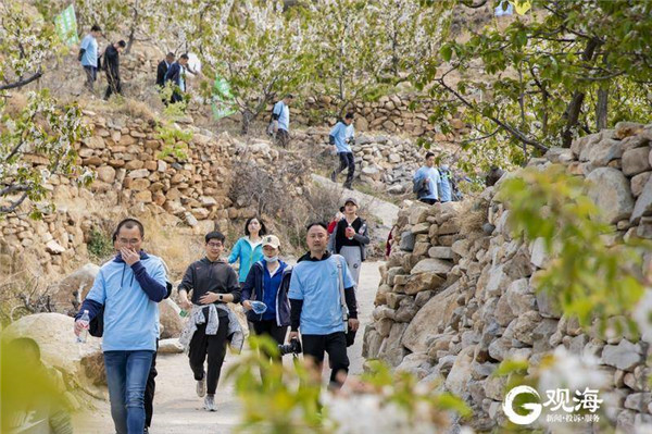 平度举行第六届“春之韵”大泽山登山节