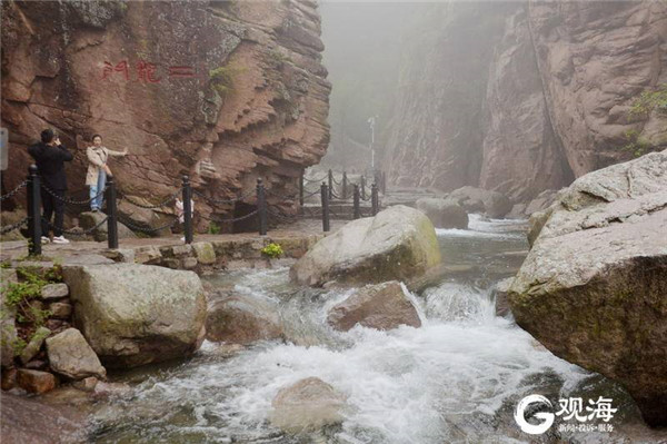 雨后崂山北九水：云雾缥缈飞瀑再现