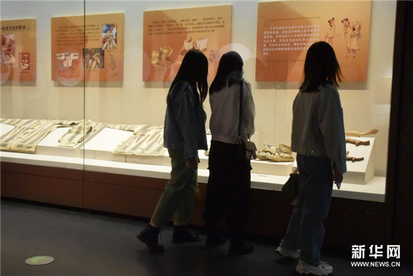 鱼皮、兽皮、桦树皮历史文化展亮相天津见证黑龙江渔猎文明