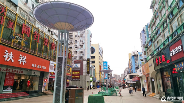 台东步行街街景＂上新＂ ＂飞碟＂路灯驾临 地砖镌刻历史