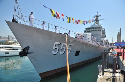 服役34年 海军昭通号导弹护卫舰退役入驻青岛银海码头