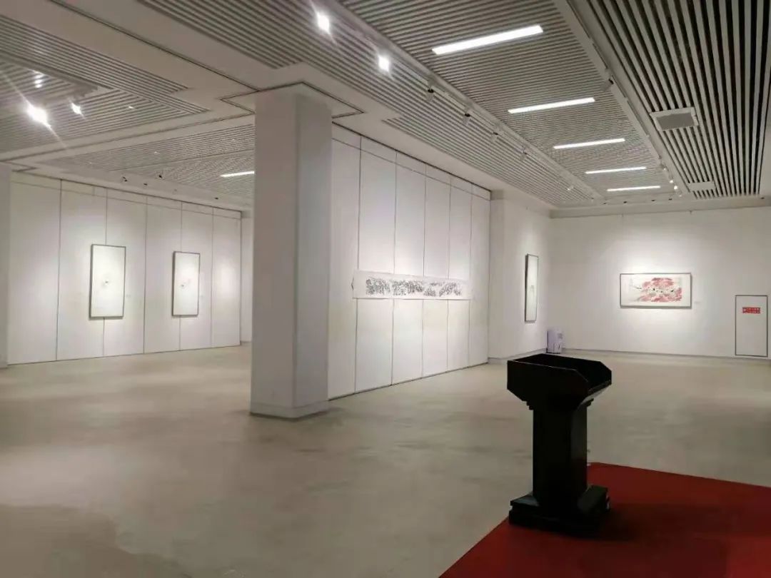 贺未泓国画作品展在青岛画院开展