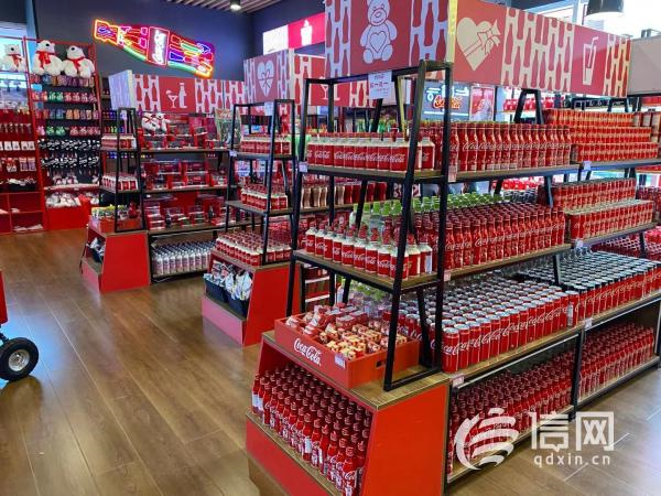打卡青岛网红“可口可乐”主题馆 定制专属你的“快乐之水”