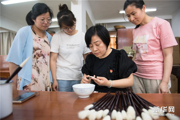 导师帮带机制促湖笔老字号传承有序