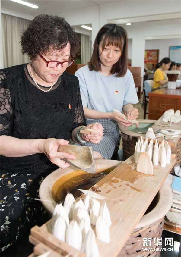 导师帮带机制促湖笔老字号传承有序