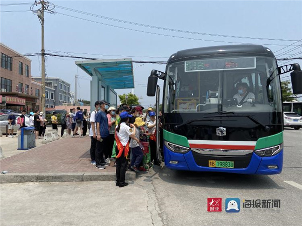 端午假期青岛公交持续火爆 温馨巴士累计运送乘客近90万人次