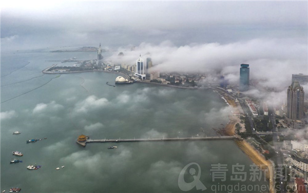 蒙蒙细雨邂逅平流雾 云雾袅袅更似仙境