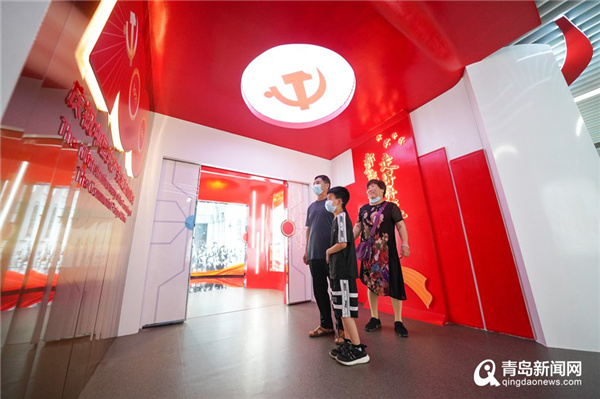 打卡青岛地铁建党百年主题展馆 上一堂“行走中的党课”