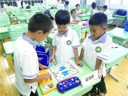 青岛中小学全面开启“5+2”课后服务 记者跟访校内托管全过程