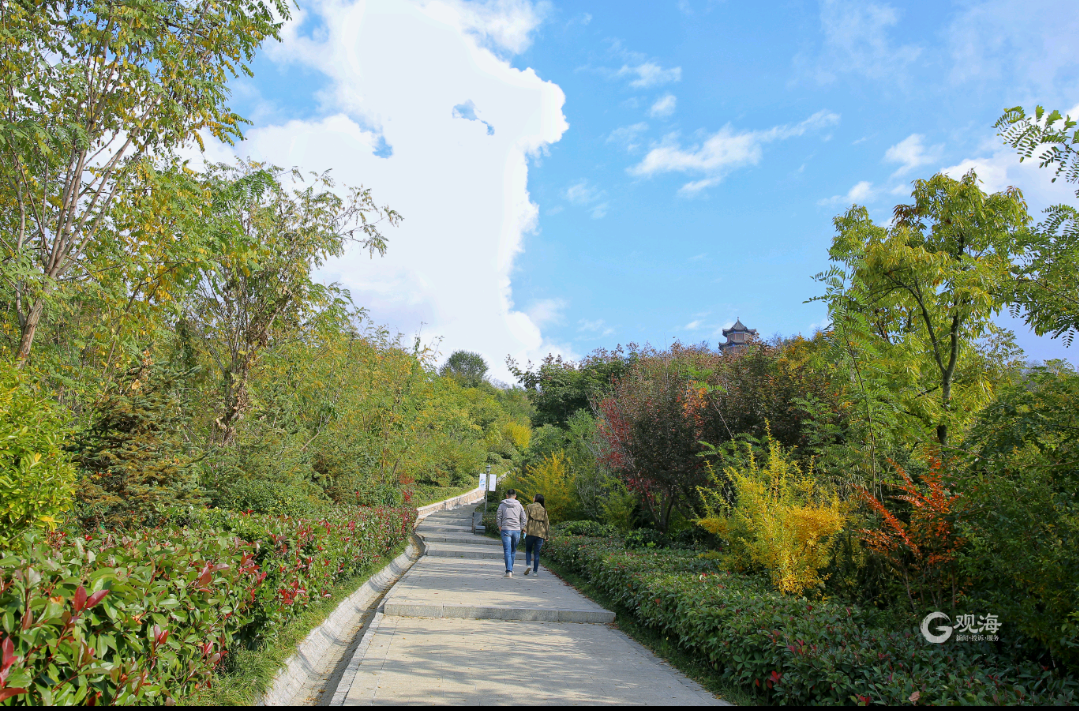 “网红”象耳山，风景美如画