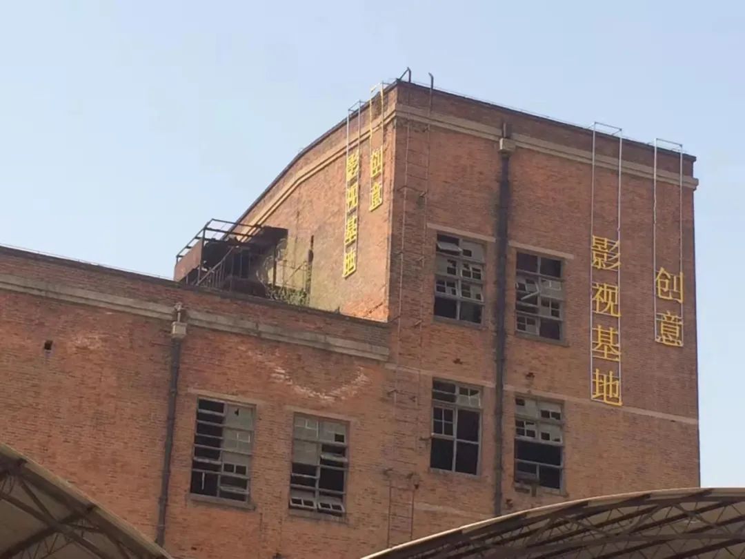 年代感十足！青岛这个地方竟然藏着一个影视基地…