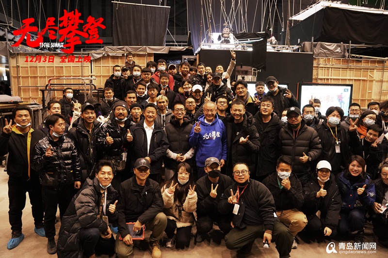 无腿登珠峰大爷夏伯渝探班《流浪地球2》吴京郭帆感谢送来硬核精神