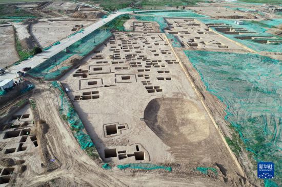 陕西咸阳发现3600多座古墓葬
