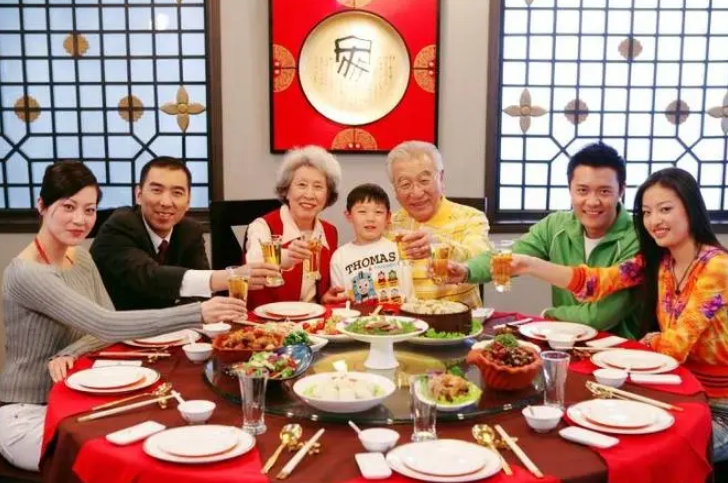 预制“年夜饭”走俏 监管也要“预置”