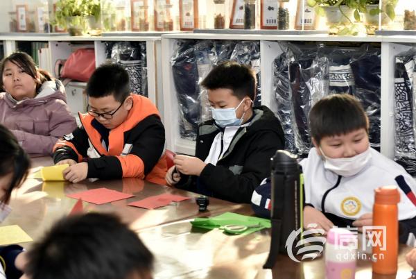 市北区小学生剪纸研学 学习了解中国传统文化