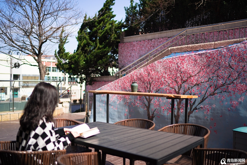 ＂花海市南 樱你而来＂市南区樱花彩绘景观诗意迎春