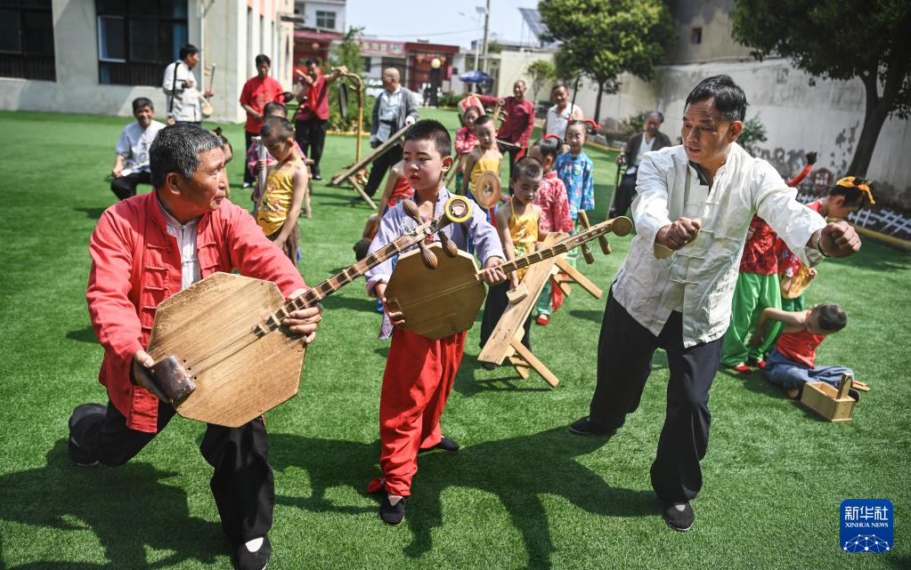 黄河岸边有个“老腔幼儿团”