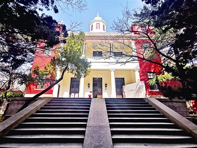 <b>听老建筑讲故事 | 青岛大学路上的黄瓦红墙</b>