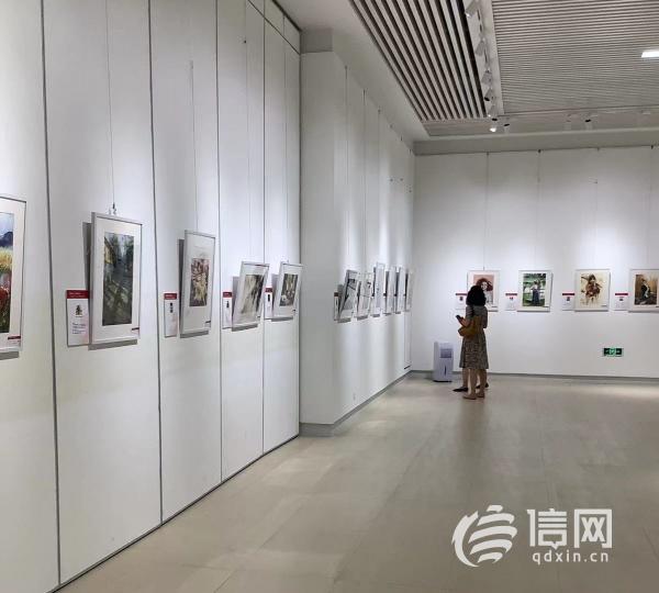 庆祝香港回归25周年双城国际水彩画展在青岛画院开幕