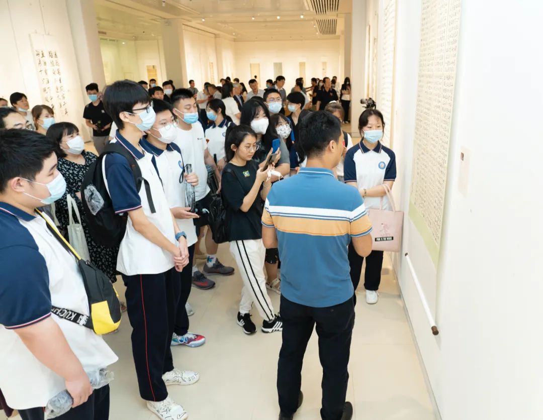 海岱俊峰·山东优秀中青年书法家作品展在青岛开幕