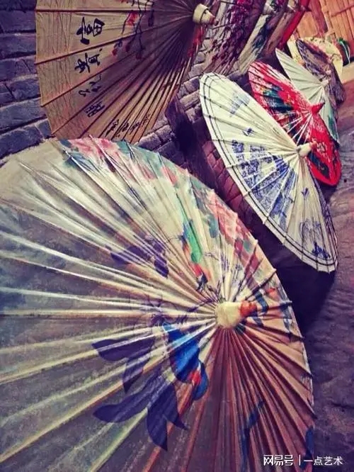 让油纸伞获得更多人喜爱