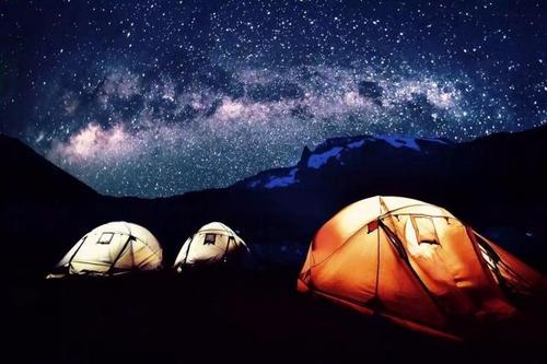 门槛降低“观星热”兴起 星空露营开始流行