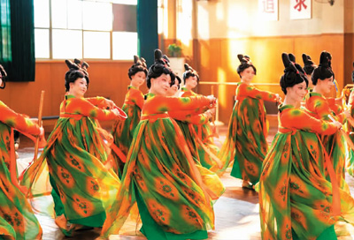 时代沃土中，传统文化馥郁芬芳