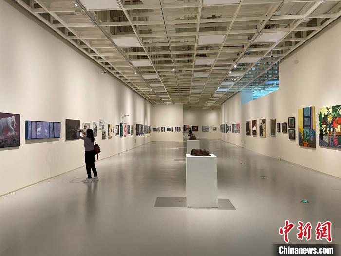 虚实结合“艺气风发” 2022年上海青年艺术博览会开幕