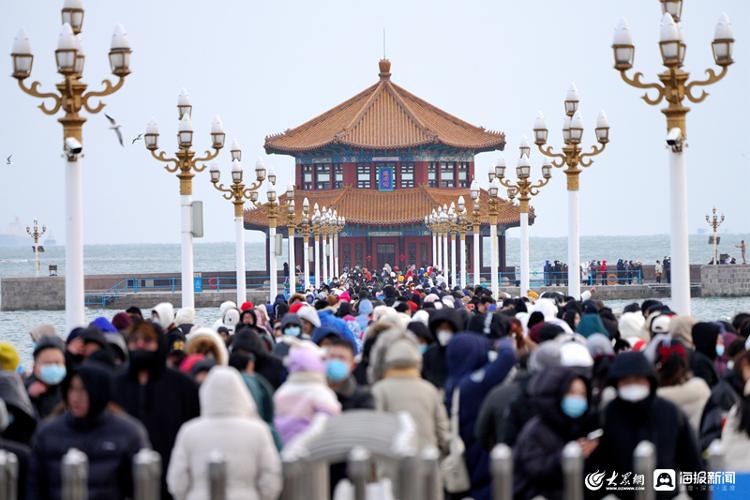 <b>文化和旅游部：春节假期全国国内旅游出游3.08亿人次</b>