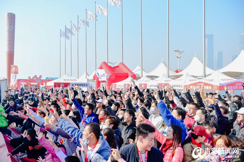 “兔”飞猛进 追光而行 可口可乐·2023青岛迎新跑火热开启