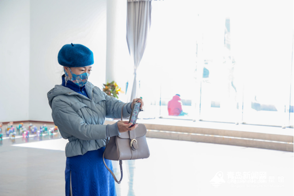 展出近百件作品 2023年＂在水之湄·女艺术家邀请展＂于青岛市雕塑馆开展
