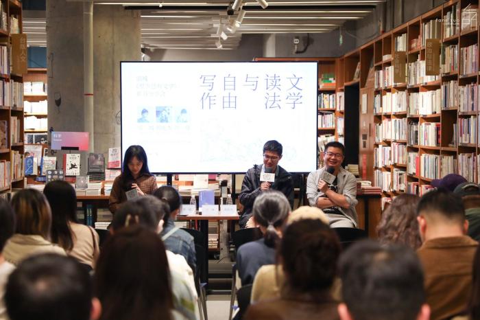 《至少还有文学》推出：在今天，我们为什么还需要文学？